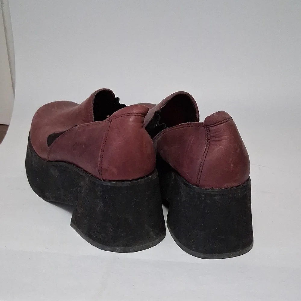 Women's Burgundy Platform Slip-On Shoes - Picture 3 of 3